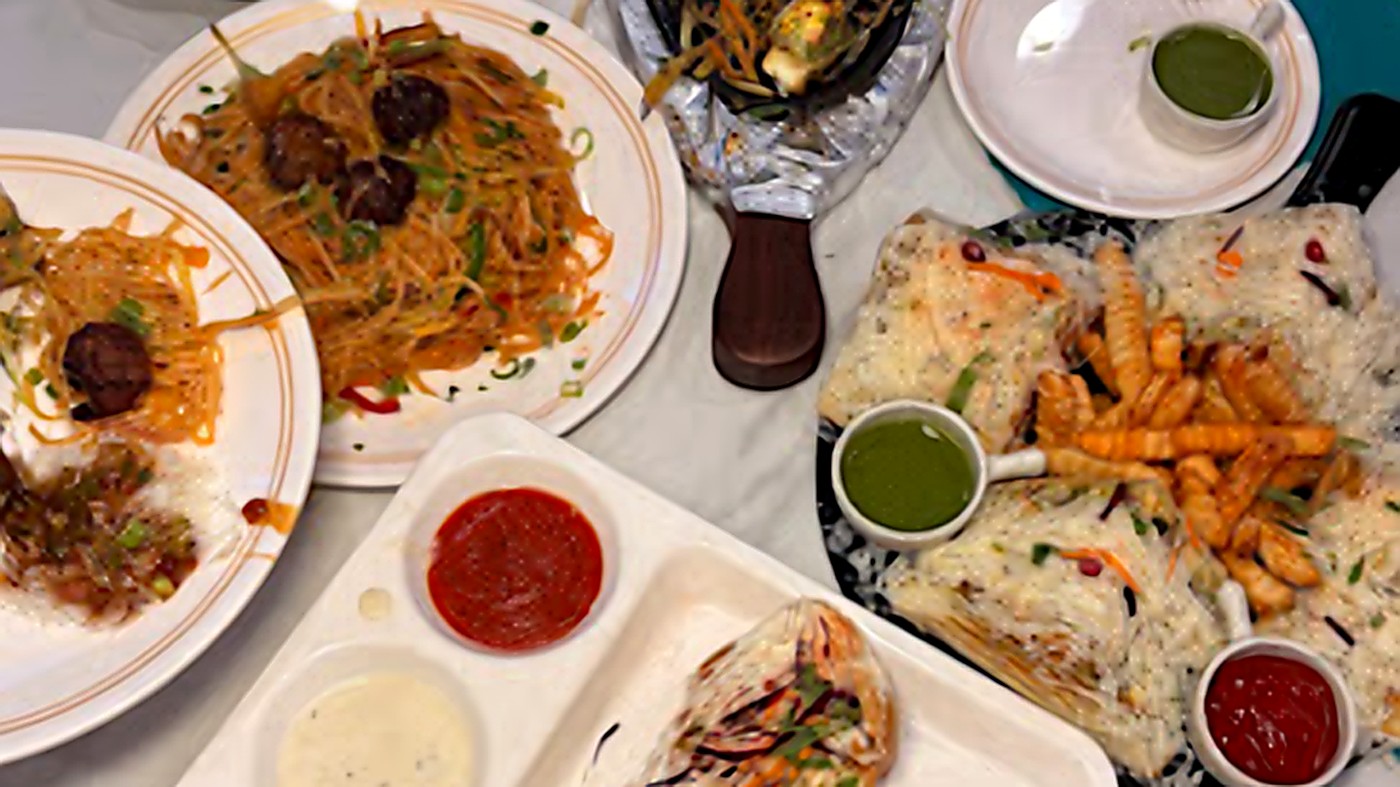 A full table at Honest